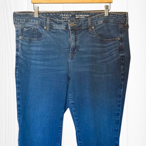 TORRID Perfect Boyfriend Vintage Stretch Mid-Rise Jeans - Picture 6 of 16